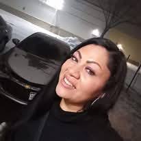 Who can do curly hair with bleach and achieve a specific hairstyle?