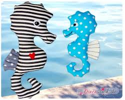 Zumindest in puncto kreativität sind es oftmals die kreativen anregungen, die einen das potential des handwerks vollends ausschöpfen lassen. Schnittmuster Seepferdchen Seetje Seepferdchen Nahen