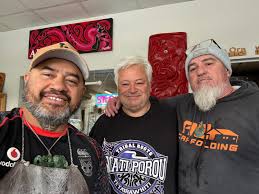 Chur just had a visit from Ricky Manuel, Master Carver & our Ngāti Porou,  Manuel Whanaunga. Chur awesome Matua, nga mihi for the visit.  #pounamucarver #nzpounamu #supporthandmade #pounamu #waikahajade  #Christchurch #waikahapounamu #otautahi #