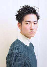 今年の夏はワイルド系にイメージチェンジ アップバングで決めるメンズスタイル hair メンズ スタイル メンズ ヘアスタイル ヘアスタイリング
