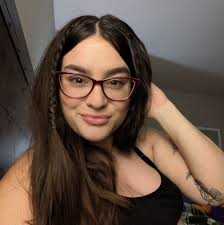 Are there any photographers available for senior pictures in Henryetta or  Okmulgee?