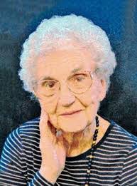 Merle Kuhn's Instagram, Twitter & Facebook