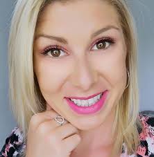 Révèle toi ; by Laura Collin