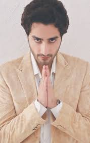 STARBUZZ; READY FOR HIS CLOSE-UP