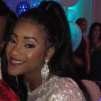 Christina Grinnell's Instagram, Twitter & Facebook