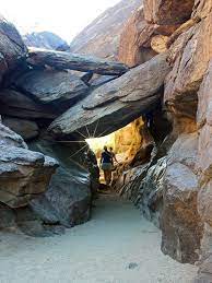 Landscape Two Hikers Women Friends Rock Tunnel Phoenix Arizona Hidden Valley Mormon Hiking Trail Arizona Hiking Arizona Vacation Arizona Travel