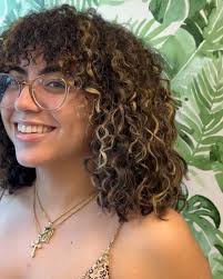 Late Easter post 🐣 Leah B & Mikaela ❤️🐣 Gracias Dios por permitirnos  tenerlas con nosotros 🙏🏼. El amor que sentimos por nuestras niñas es  muuuuuuy grande ❤️ ( ya entiendo a