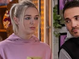 ITV Coronation Street fans 'work out' identity of Lauren's ex-boyfriend in  major return twist