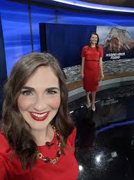 Ladies in red!❤️ Filling in for Mike tonight