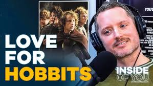 Dominic Monaghan & Billy Boyd Perform A Hobbit Drinking Song With Stephen  Colbert