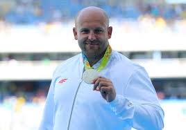 Małachowski had his olympic debut at 25, in beijing. Piotr Malachowski Pomogl Choremu Olkowi Trzeba Sie Dzielic Tym Co Sie Ma Super Express
