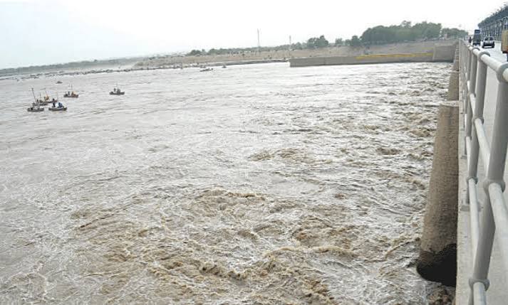 Guddu Barrage Water Flow Surge Hits Sindh