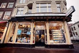 Independent Bookshop At The Spui Foto Van Athenaeum Boekhandel Nieuwscentrum Amsterdam Tripadvisor