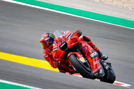 Il gp d'olanda 2021 di motogp ha appena vissuto un'emozionante qualifica dominata dalle due yamaha m1 ufficiali di maverick viñales e fabio quartararo. Motogp Portuguese Gp In Portimao Francesco Bagnaia Impossible To See The Yellow Flags Ruetir