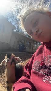 Melody Roper's Instagram, Twitter & Facebook