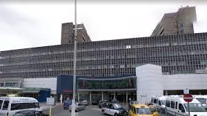 Liverpool hospital has a number of areas where patients can be dropped off, as well as accessible parking for people displaying their current mobility parking scheme permit. Royal Liverpool A E Criticised Over 10 Hour Waits Bbc News