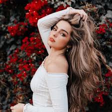 Addison rae easterling (born october 6, 2000) is an american singer and social media personality. Addison Rae Age Wiki Net Worth Height Is She Dating Bryce Hall