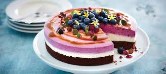 Kasekuchen Ohne Backen Torte Mit Blaubeeren Keksboden Kleine Gelbe Bluten In 2020 Kuchen Und Torten Philadelphia Torte Ohne Backen Frischkasekuchen