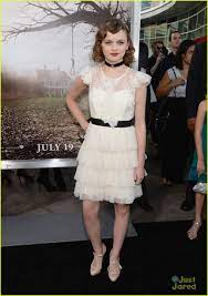 Заклятие | the conjuring (сша). Joey King The Conjuring Premiere Pretty King Outfit Dresses Joey King