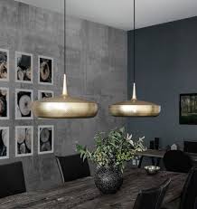 Clava Dine Leuchten In Geburstetem Messing Eleganter Auftritt Am Esstisch Oder Arbeitsplatz Http Esszimmerleuchten Esstisch Beleuchtung Lampen Wohnzimmer