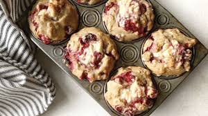 Muffins Aux Canneberges Et Chocolat Blanc Mitsou Magazine In 2020 Brunch Food Muffins