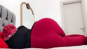 بنطلون ضيق ومؤخرة كبيرة: تجميع الخائن المنزلي - TUBEV.SEX