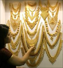 Indian antiqued necklace, indian chief head with full headdress gold necklace. Indians Black Skin Highlights Gold Jewellery Chinese Daily Lifestyle News