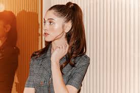 That Time When Stranger Things' Natalia Dyer Permed Her ...