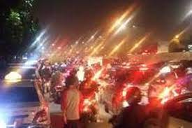 Can persija jakarta complete the job in the indonesia menpora cup against persib bandung team? Tawuran Suporter Persib Vs Persija Macet Total Di Jalan Tb Simatupang