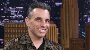 Jerry and sebastian maniscalco attempt to have a conversation while riding vintage italian scooters. Sebastian Maniscalco To Host 2019 Mtv Video Music Awards 5 Things To Know About The Comedian Wusa9 Com