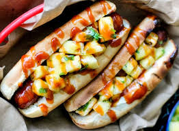 C Est Probablement La Premiere Fois Que Vous Entendez Parler De Hot Dogs A L Hawaienne Mais C Est Vraiment S Hot Dog Recettes Cuisine Hawaienne Recette Facile