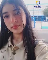 Q bueno q aún ái jóvenes q obedecen a sus padres así felicitaciones para  esa niña