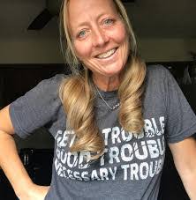 Amy Farthing's Instagram, Twitter & Facebook