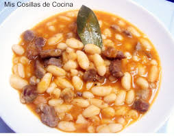 Cocinar judías verdes, podrás encontrar información práctica hecha por expertos sobre cocinar judías verdes en formato texto, vídeo e imágenes. Judias Blancas Guisadas Con Aguja De Cerdo Mis Cosillas De Cocina Judias Blancas Judias Blancas Recetas Comida De Verano