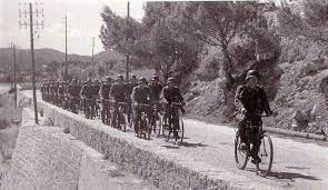 A Rare Photo Of The 1941 Tour De France The Rider Wearing The Yellow Jersey Is Unknown As Only This Black And White Print Exsists Tour De France Photo Tours