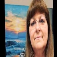 Leslie Gurley's Instagram, Twitter & Facebook