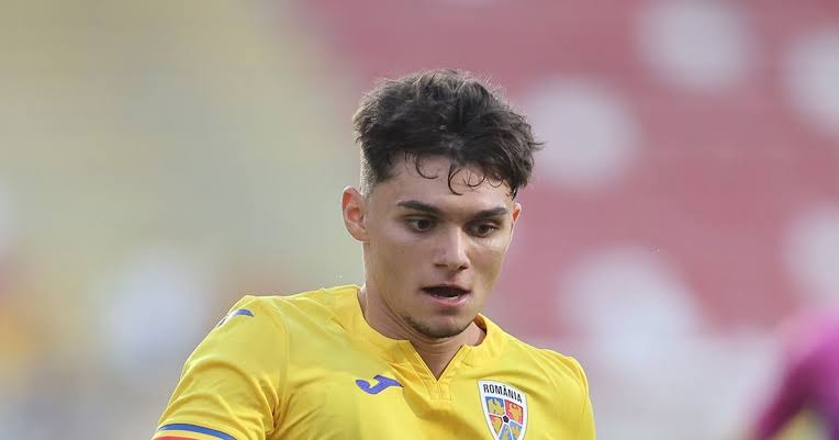 Înapoi, printre tricolori David Maftei, de la Oțelul, despre stilul său de  joc: „Mă asemăn cu Dani Alves” - GOLAZO.ro