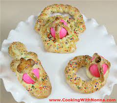 How To Make Easter Bread Rossella S Cooking With Nonna Easter Bread Easter Bread Recipe Food