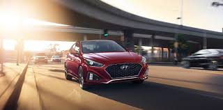 The sonata gets a moderate refresh for 2018, including a reshaped front and rear, new grille and headlight treatments, and beefier rear suspension components for better control. 2018 Hyundai Sonata Trim Comparison