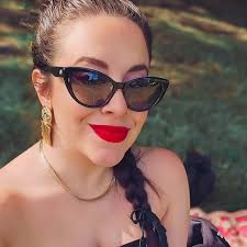 Musicians and artists in general have to have the highest percentage of  unwarranted career advice from normies AT THEIR JOB