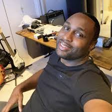 Levar Thomas's Instagram, Twitter & Facebook