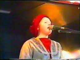 This site offers all the latest news, pictures, media kathy kelly erklärt, wie es ihrer jüngeren schwester barby kelly nach jahren psychischer problemen wirklich geht. Kelly Family The Rose By Barby And John Kelly John Rose