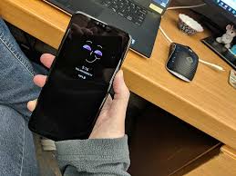 The face unlock seems to work without issue, but users have found that a picture can be used to fool it. Lg V40 Thinq Smartphone Review The Gadgeteer
