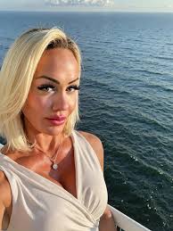 Bombshell Fitness by Shannon Dey