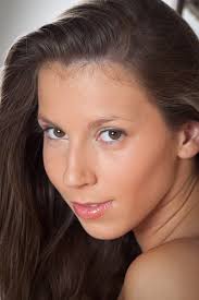 Lizzie Ryan's Instagram, Twitter & Facebook