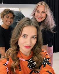 Barbara sloesen proeft alvast enkele gerechtjes van 't zusje! Barbara Sloesen Guess Who S Back Iris Vandenbergh Allesiszoalshetzoumoetenzijn Secret Project Oeh La La Comingsoon Movie Augustusindebioscoop Actress Iris Secretproject Facebook