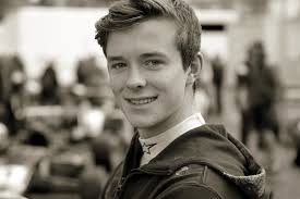 Каллум Айлотт