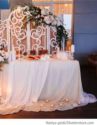Brautpaartisch Mit Kerzen Fur Hochzeiten Russische Hochzeit Hochzeit Deko Und Hochzeitsdekoration