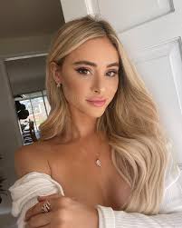 This year turned out to be the biggest year for my emotional growth. I am  feeling more balanced, content and grounded than ever before. I decided to  celebrate this milestone with these