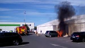 Maybe you would like to learn more about one of these? La Sentinelle Une Voiture Prend Feu Sur Le Parking De Leroy Merlin